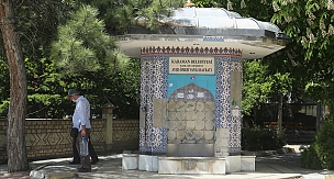 KARAMAN BELEDİYESİ MERKEZDE BULUNAN ÇEŞMELERİ ONARIYOR