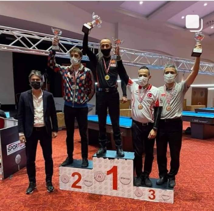 2021/04/1618488033_1618475683_mahmut_sami_koylu_karamanli_sporcu_altin_madalya5_2021.jpg