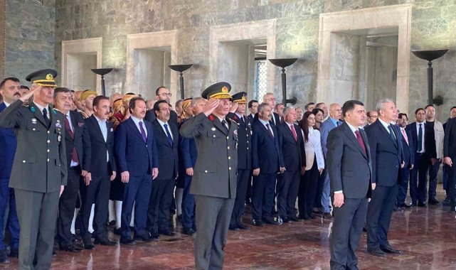 2023/10/ankara39nin-baskent-olusu-anitkabir-ve-1-mecliste-torenlerle-kutlandi_1.jpg
