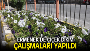 ERMENEK'DE ÇİÇEK DİKİM ÇALIŞMALARI GERÇEKLEŞTİRİLİYOR