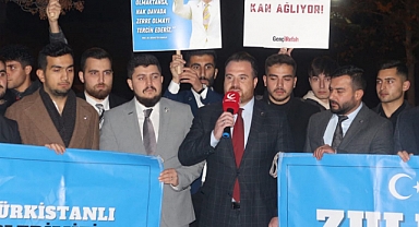 İNSANLIK ZULME KARŞI ÜÇ MAYMUNU OYNUYOR !