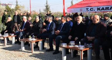 KARAMAN’DA FİDAN TESLİM PROĞRAMI DÜZENLENDİ