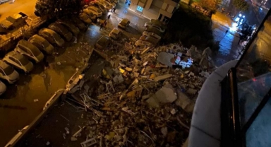10 ilde hissedilen 7.4'lük deprem sonrası ilk görüntüler! Çok sayıda binada yıkım var