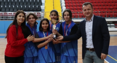 BASKETBOLCULARIN PERFORMANSI GÖZ DOLDURDU