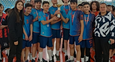 HENTBOL’DA İL BİRİNCİLERİ BELLİ OLDU