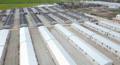 Bakan Kurum: "Her bir vatandaşımızın yüzü gülene kadar Adıyaman'dan elimizi çekmeyeceğiz"