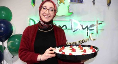 Bu güllaç bir farklı şeker yerine balla yapılıyor