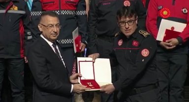 Cumhurbaşkanı Erdoğan'dan Kayseri Büyükşehir İtfaiyesi'ne devlet üstün fedakârlık madalyası