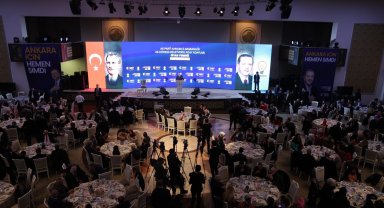 Cumhurbaşkanı Yardımcısı Oktay: "Kürsülerini FETÖ'ye, PKK'ya kiralayıp örgütlerin sözcülüğünü yaptılar, ama başaramadılar"