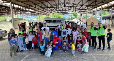 Deprem bölgesindeki çocuklar için "Umudu Taşıyoruz"