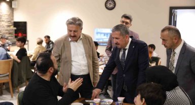 Depremzedeler Melikgazi'de bir araya geldi