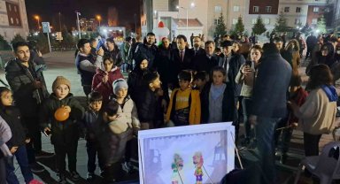 Depremzedeler "Ramazan Sokağı"nda eğlendi