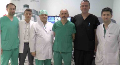 ERÜ'de cerrahlara 'Robotik Cerrahi Uygulamaları Simülasyon Eğitimi' veriliyor