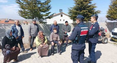 Jandarmadan vatandaşlara "dolandırıcılara dikkat" eğitimi