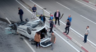 KARAMAN'DA FECİ KAZA EREĞLİ KÖPRÜLÜ KAVŞAGINDA KÖPRÜ'DEN ARAÇ UÇTU