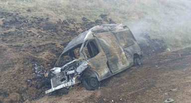 Kaza yapan ambulans küle döndü: 5 yaralı