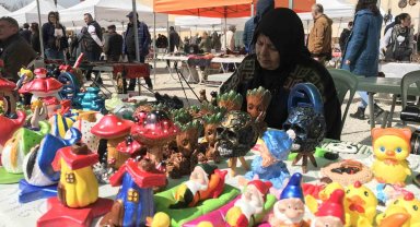 Kızının malzemelerini hobi olarak kullanıp meslek sahibi oldu