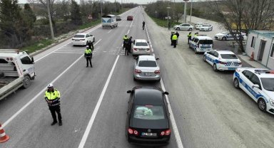 Konya polisinden bayram tatili yolundaki sürücülere uyarı