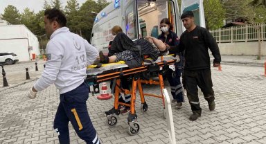 Konya'da motosiklet ile hafif ticari araç çarpıştı: 2 yaralı