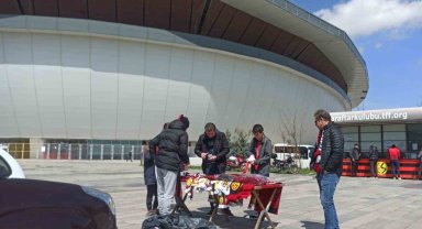 Maç günü forma ve atkılara talep yoğun