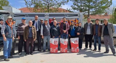 Mahmudiye çiftçisine ayçiçeği tohumu desteği