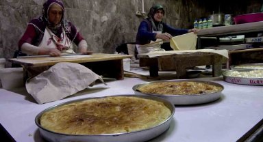 Oklavalar Ramazan tatlısı ve su böreği için dönüyor