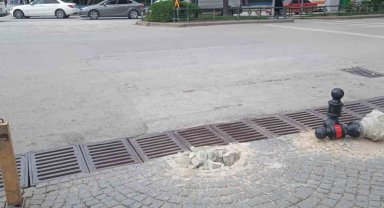 Trafiğe kapalı sokak girişindeki bu lobotu kim ne için söktü?