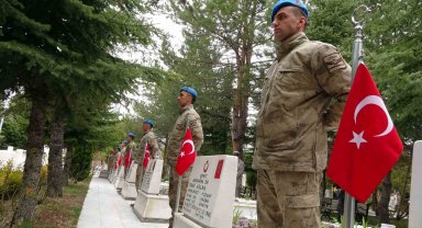 Yozgat'ta Ramazan Bayramı arifesinde şehitlik ziyaret edildi