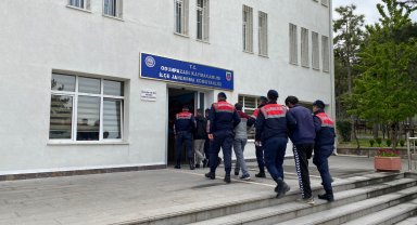150 adet teleskopik inşaat direği çalan 3 şüpheli yakalandı
