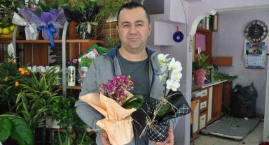 Anneler Günü ile seçim günü aynı tarihe denk geliyor