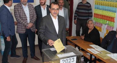 Bakan Dönmez'den seçim akşamı ile ilgili elektrik açıklaması
