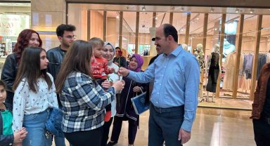 Başkan Altay şehir merkezinde esnaf ve vatandaşlarla buluştu