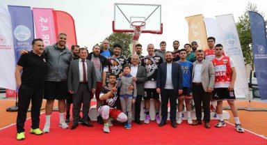 Başkan Büyükkılıç, Basketbol Turnuvasında Gençlerin Coşkusuna Ortak Oldu