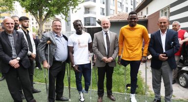 Başkan Çolakbayrakdar, engelliler haftasında gönüllere dokundu
