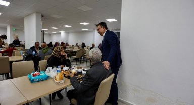 Başkan Savran depremzedelerle bir araya geldi