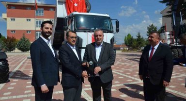 Beylikova'da hayırsevere teşekkür plaketi