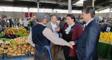 Cumhur İttifakı Kırşehir'de esnaf gezdi