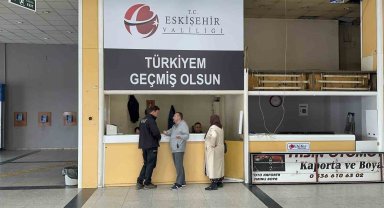 Depremzedeler oy kullanmak için yollarda