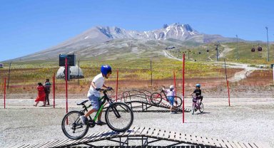 Erciyes'te bisiklet ve aktivite parkı sezonu açıldı