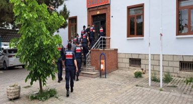 Eskişehir'de çaldıkları malzemeleri Antalya'da satan 9 şüpheliden 3'ü tutuklandı