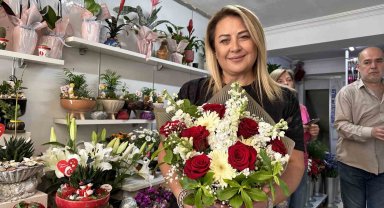 Eskişehirliler oy kullandıktan sonra çiçekçilerde soluğu aldı