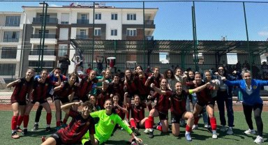 Eskişehirspor farklı kazanarak play-off'u garantiledi