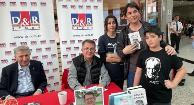 Gazeteci-Yazar Salantur, "İlk Meclis'e Yolculuk" kitabıyla okuyucularıyla buluştu