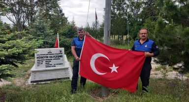 Günyüzü'nde şehit mezarlarının Türk bayrakları zabıtalara emanet