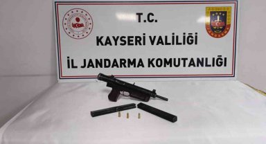 Jandarma operasyonunda otomatik tabanca ele geçirildi: 1 gözaltı
