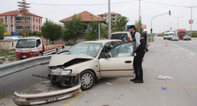 Karaman'da otomobil ile hafif ticari araç çarpıştı: 7 yaralı