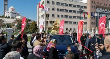 Keçiören'de vatandaşların beğenisine sunulan Togg yoğun ilgi gördü