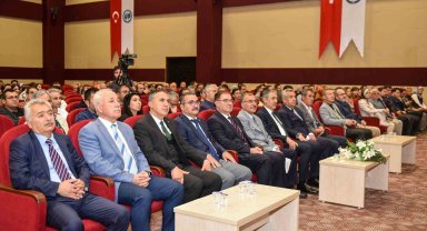 KMÜ'de elma paneli düzenlendi
