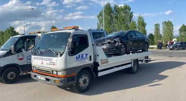 Konya'da iki otomobil çapıştı: 1 ölü, 2 yaralı