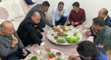 Mesut Soyfidan vatandaşların hanelerine konuk oluyor